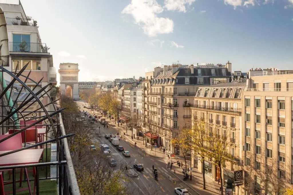 Hotel Elysees ceramic